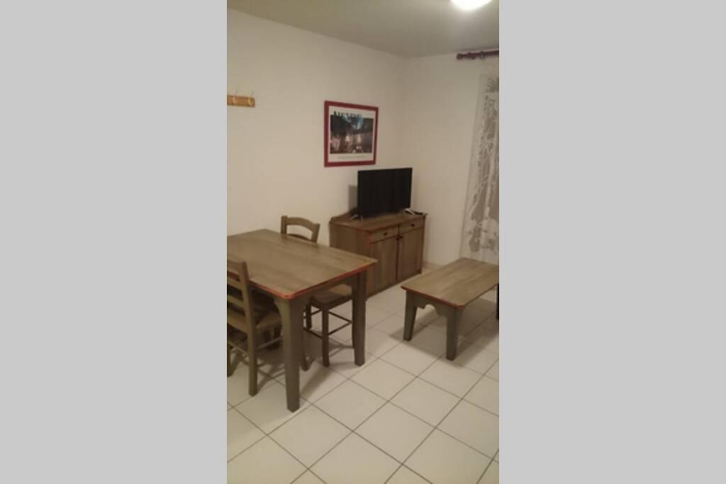 T 2 Dans Village Vacances 3 *** A Saint Geniez 2 Piscines Chauffee Pierrefiche  Eksteriør billede